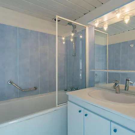 En Centre-ville Avec Piscine Proche Grande - Fr-1-3-410 Appartement *