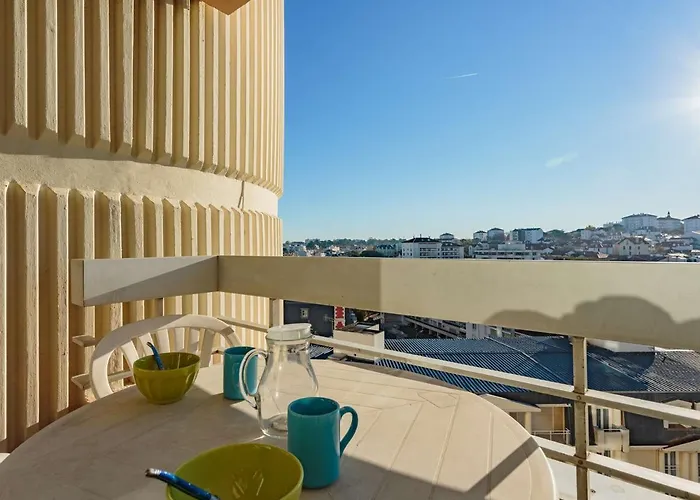 En Centre-ville Avec Piscine Proche Grande - Fr-1-3-410 *